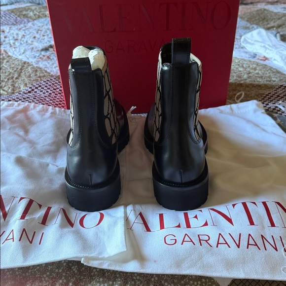 VALENTINO GARAVANI NWT MENS 42 Beatle Black Ankle Boots. Calf Leather! Elegant main image 14